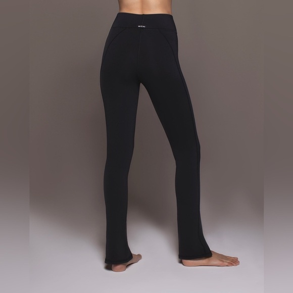 Michi Odyssey Legging Size Medium - Picture 2 of 15